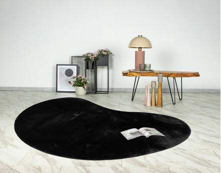 Tapis organique fausse fourrure noir Joy