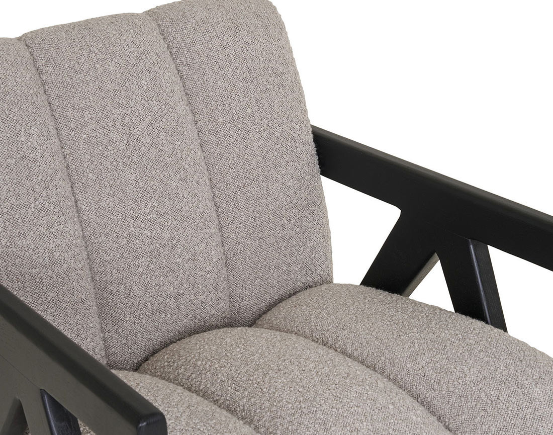 Fauteuil avec accoudoirs en tissu bouclette Almeria