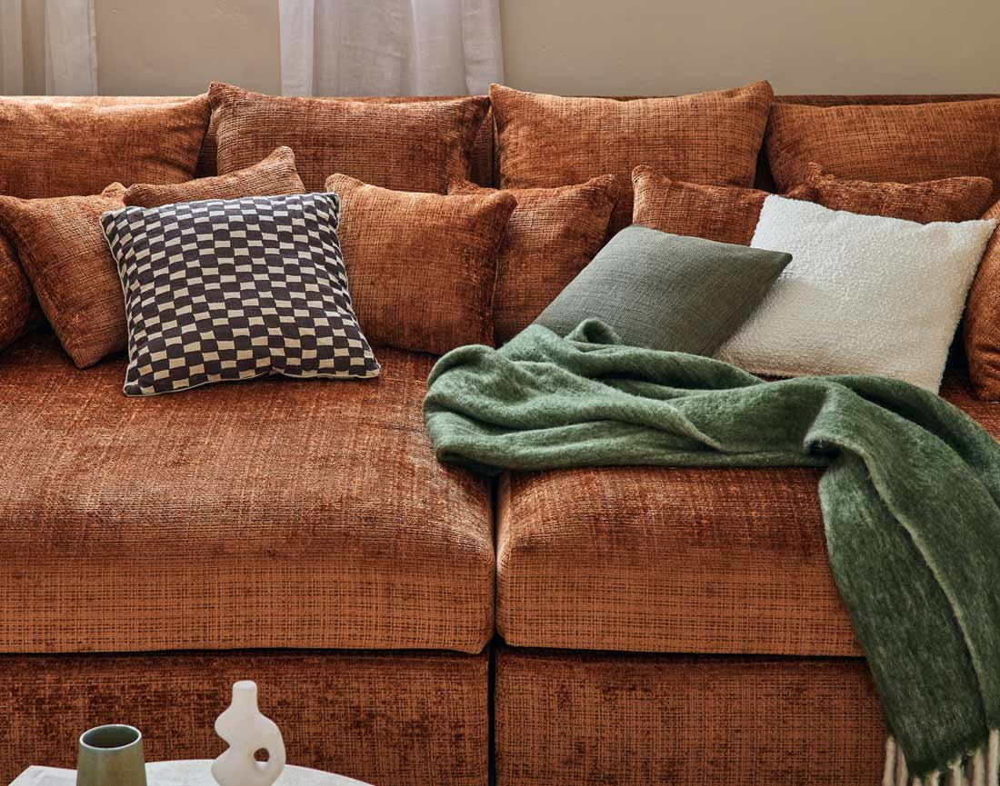 Canapé droit 4 places avec double méridienne en velours texturé Collins