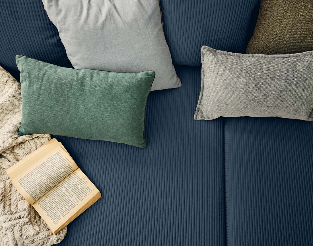 Canapé droit 4 places avec double méridienne assise profonde en velours côtelé Topaze