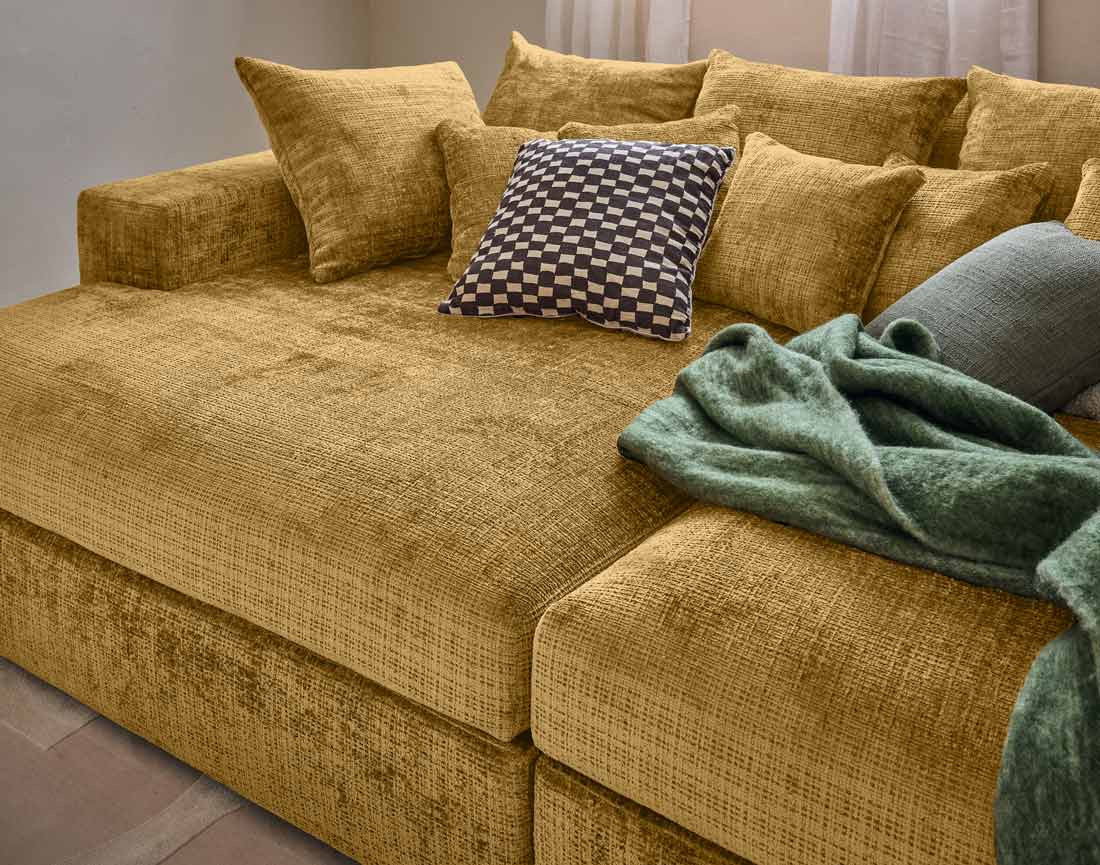 Canapé droit 4 places avec double méridienne en velours texturé Collins