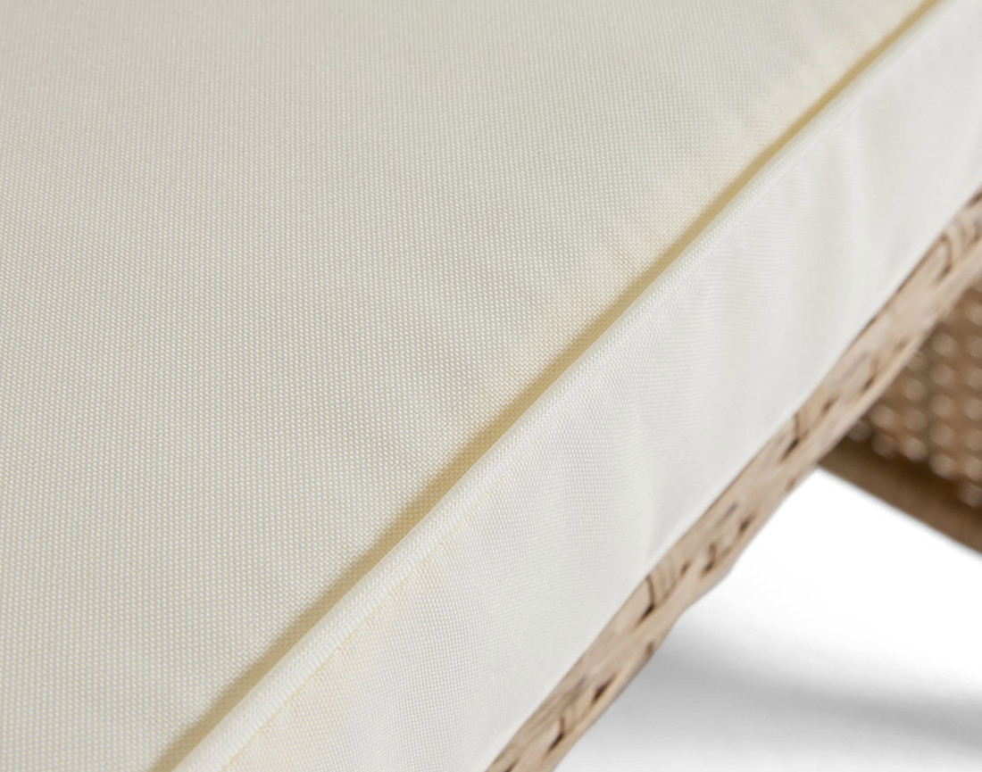 Salon de jardin encastrable en résine tressé beige 14 places coussins beige et housse de protection Cuba