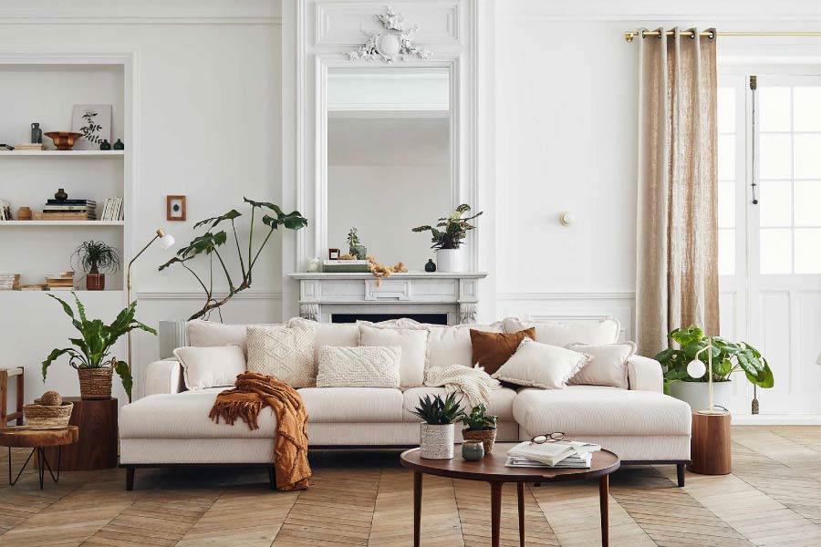 Quelle couleur de rideaux avec un canapé beige ?